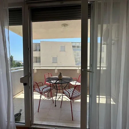Apartment Sunny Holidays - 2 Bedrooms Makarska