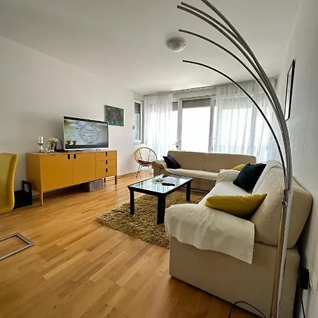 Apartment Sunny Holidays - 2 Bedrooms *
